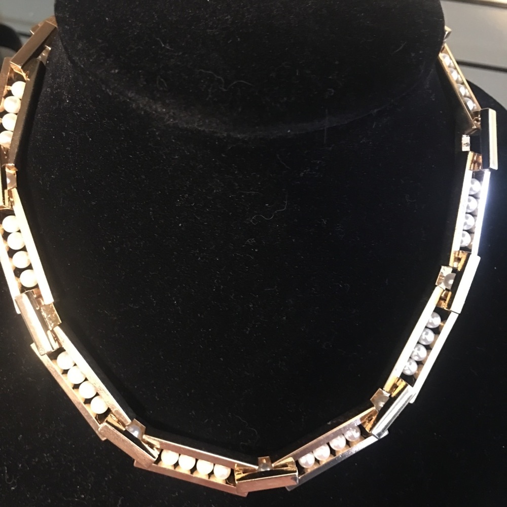 Gold and pearl necklace